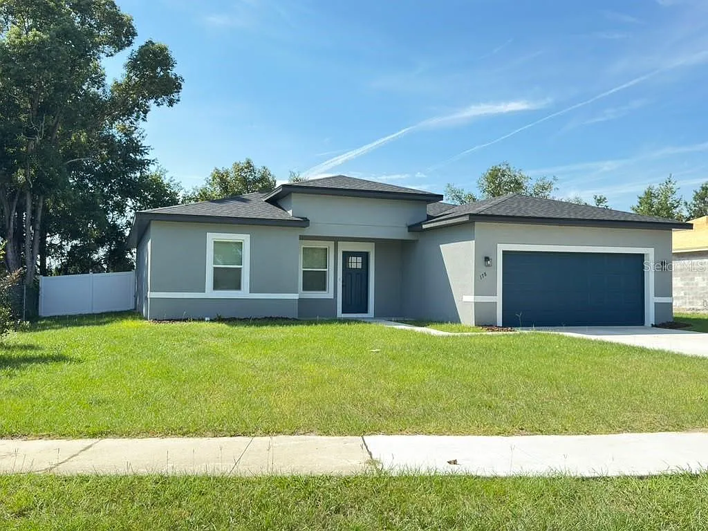 4 bed, 2.0 bath, 1833 sqft, $1,995 — Photo 2