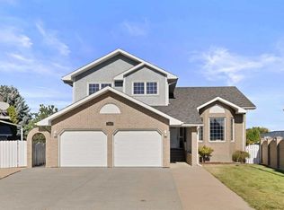 12 S Redwood Way SE, Medicine Hat, AB T1B 3Z5