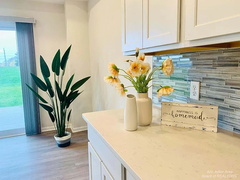 1104 Salt Springs Dr — Photo 16