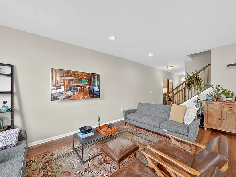97 Autumn Ln — Photo 11