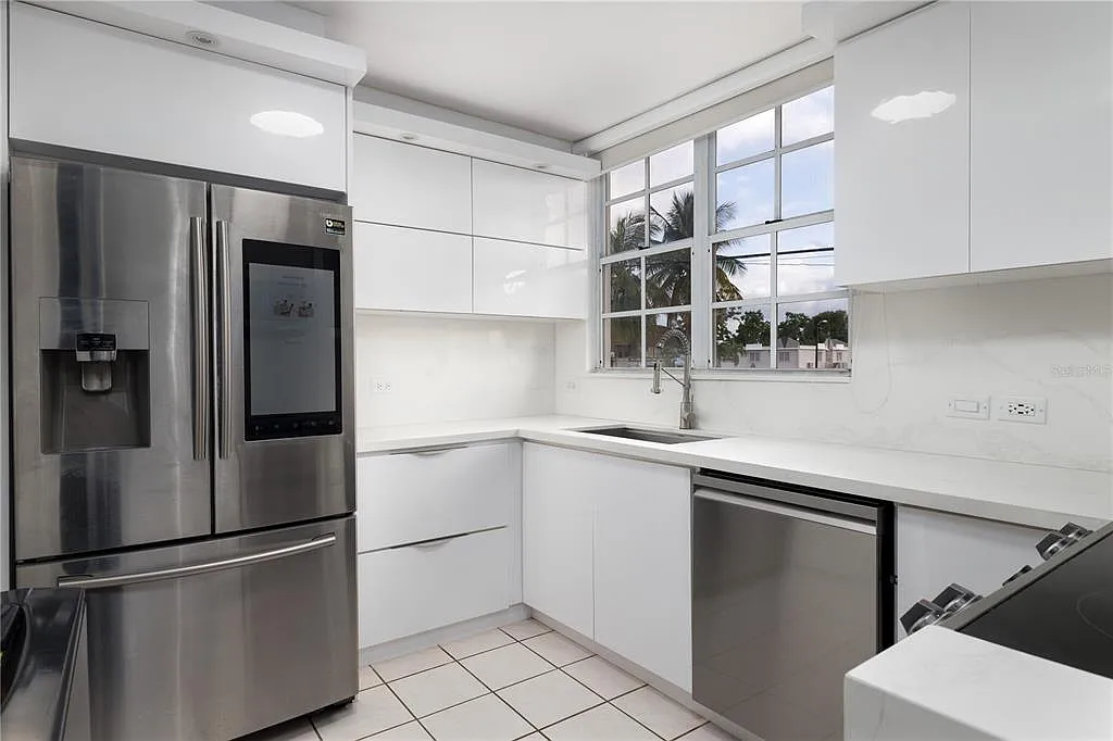 3 bed, 2.0 bath, $1,800 — Photo 2