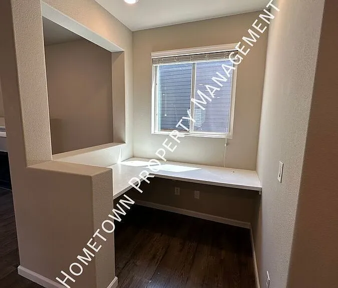 3332 Juno Ct NE — Photo 7