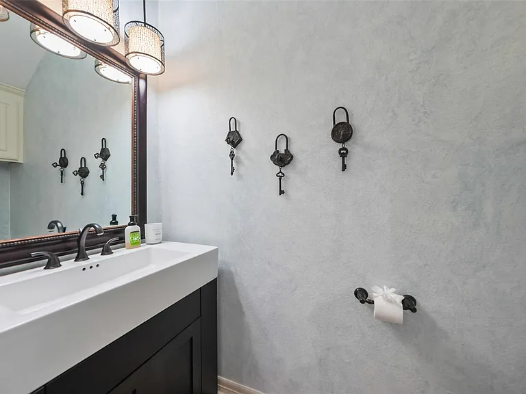 127 W Palm Blvd — Photo 17