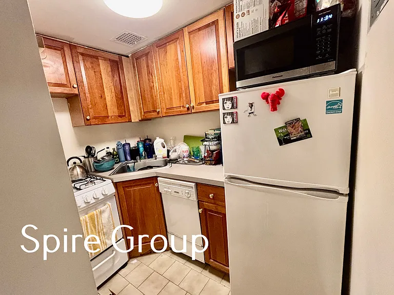 255 W 93rd St #2A — Photo 3