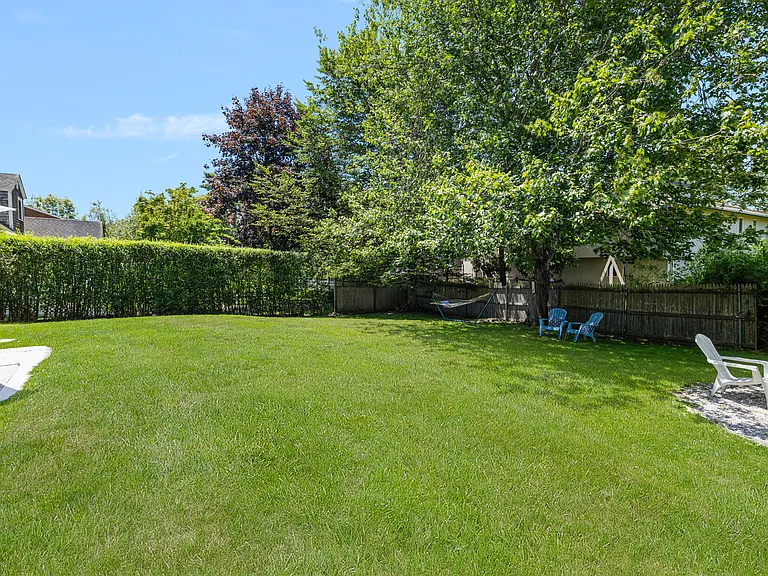 133 Carroll Ave — Photo 34