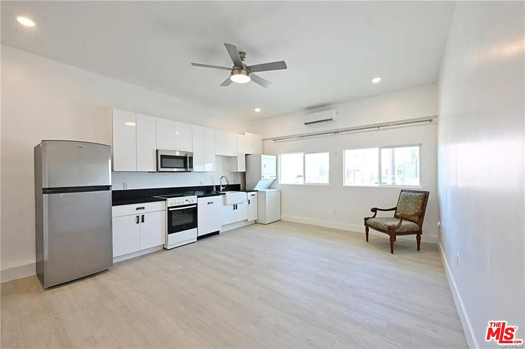 2 bed, 1.0 bath, 1250 sqft, $2,849 — Photo 4