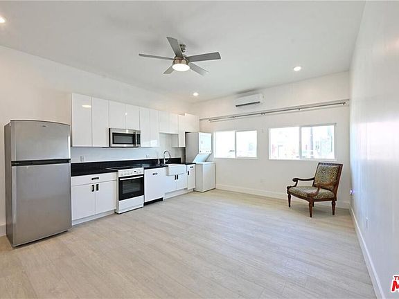 4th image of 7929 Blackburn Ave