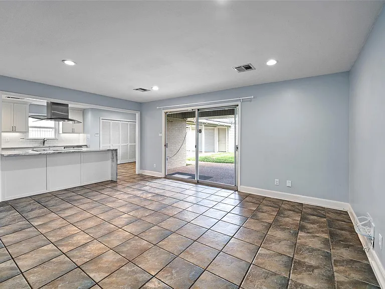 3415 Freshmeadows Dr — Photo 10