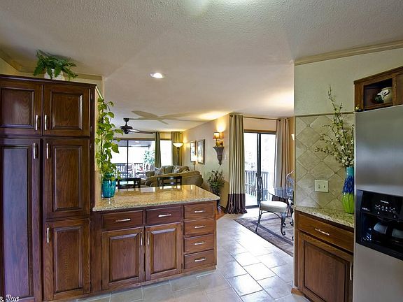 2nd image of 2311 Lakeshore Dr