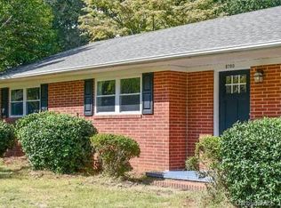 2700 Club Dr, Gastonia, NC 28054