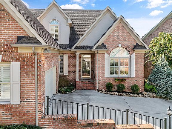 3rd image of 1158 Highgrove Garden Way