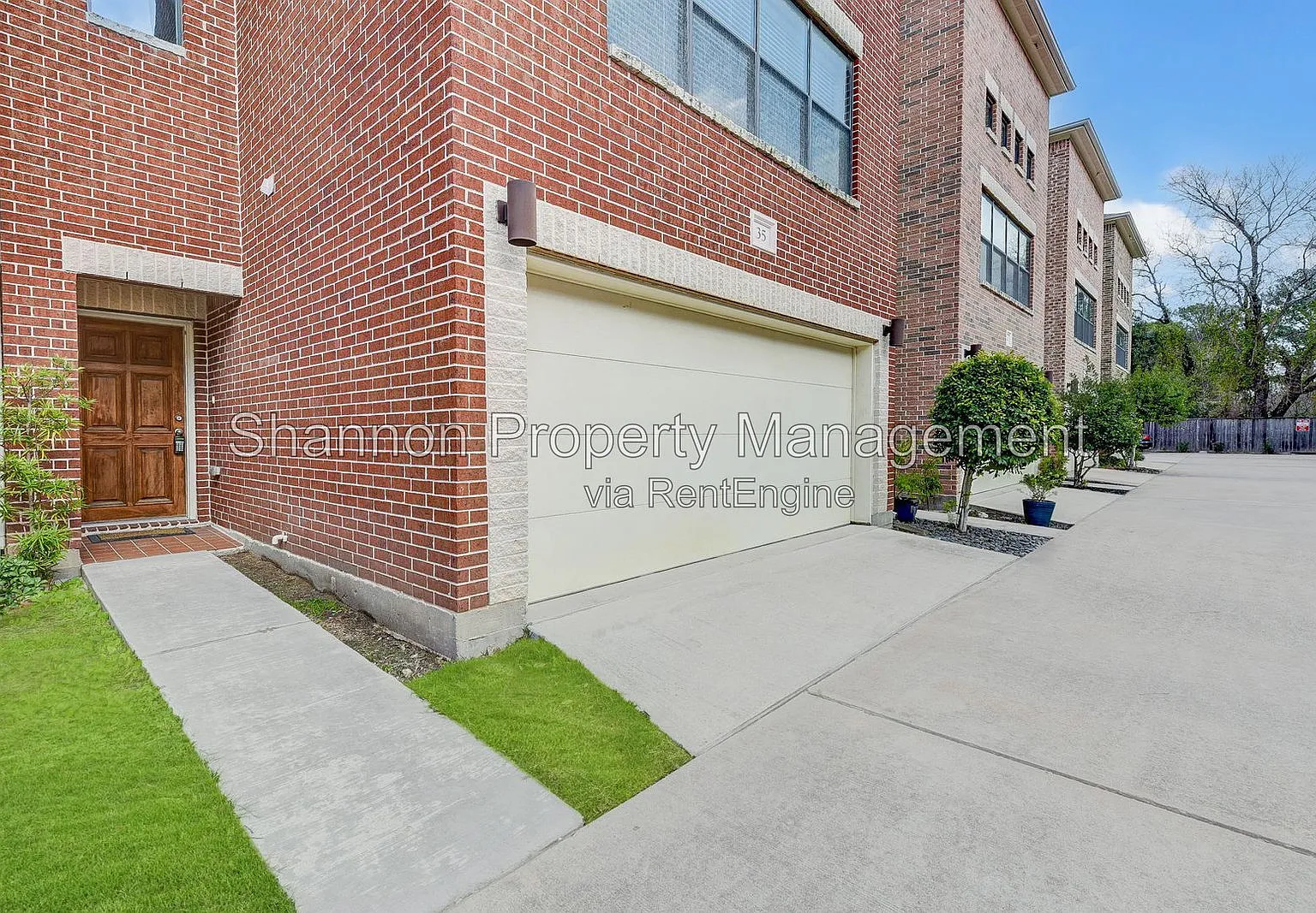 3 bed, 2.5 bath, 1797 sqft, $2,500 — Photo 2