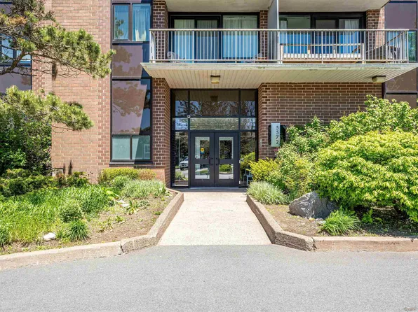 5572 N Ridge Rd #1201, Halifax, NS B3K 5K2