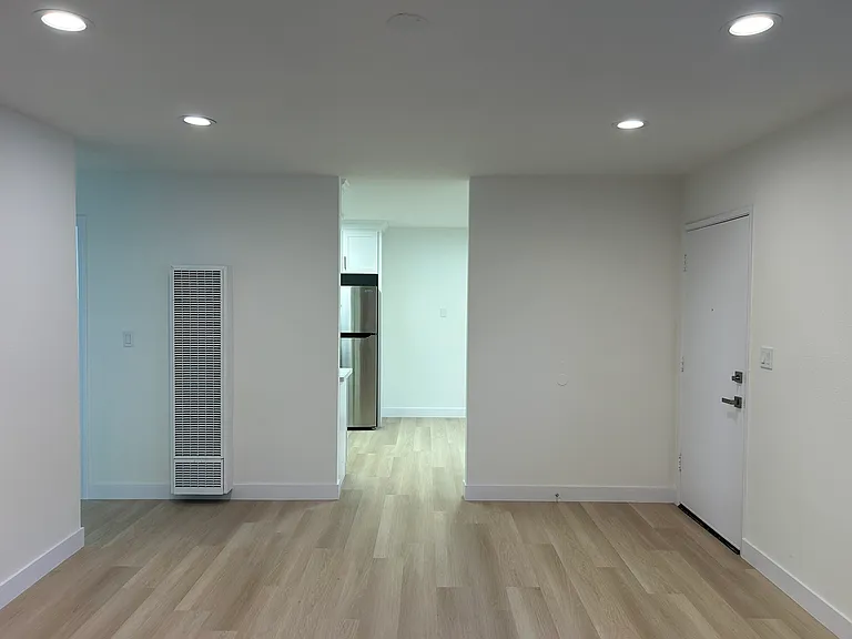 4415 W 170th St #5 — Photo 5