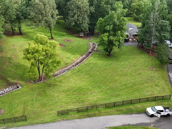 1203 Cahaba River Ests, Birmingham, AL 35244