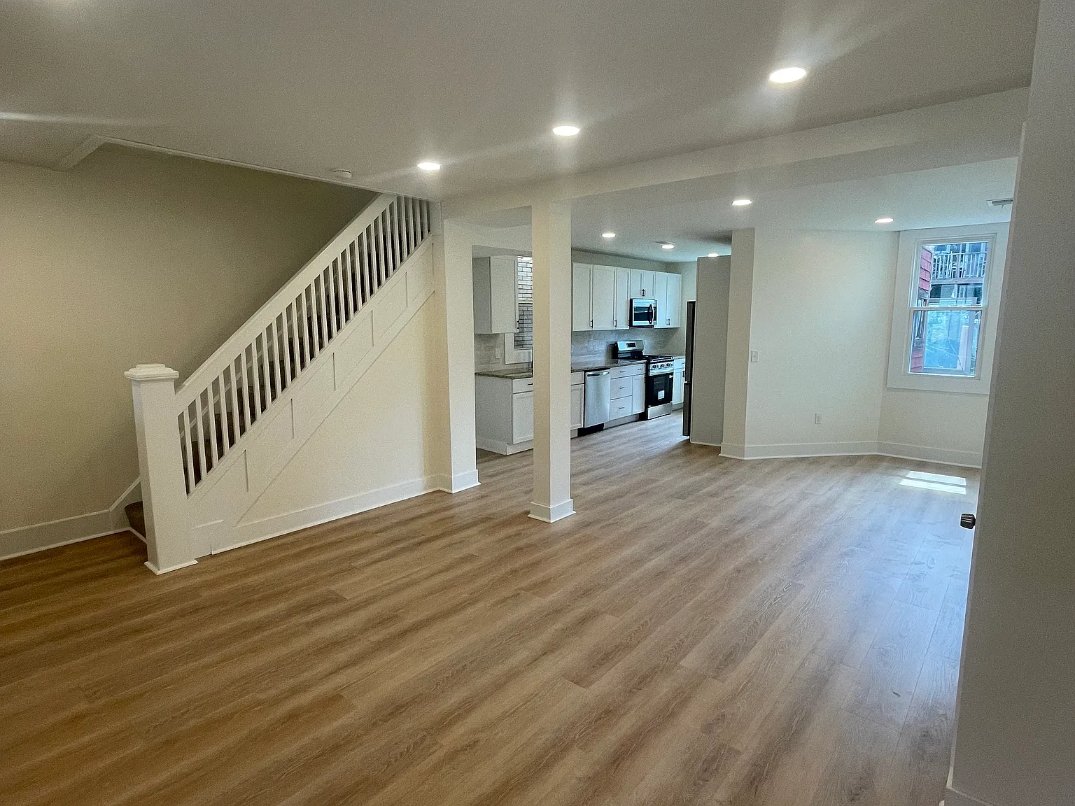 3 bed, 1316 sqft, $1,975 — Photo 3