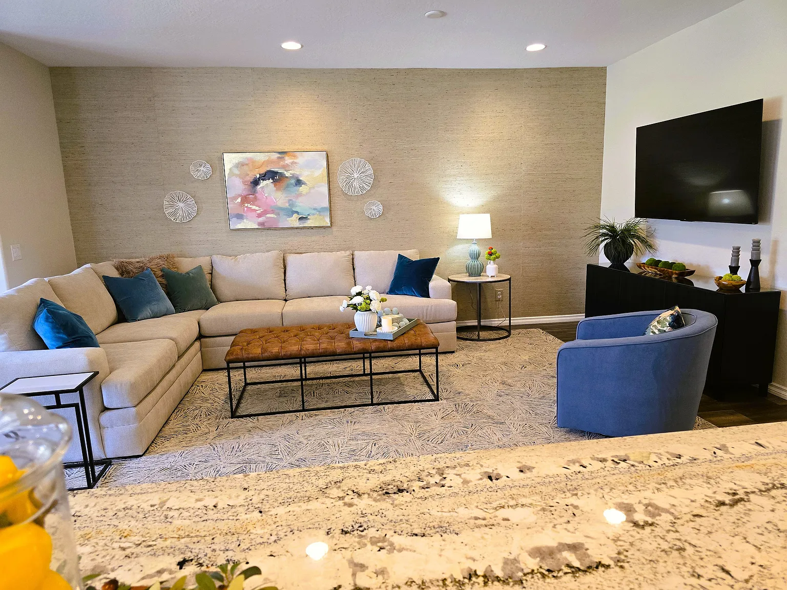 2 bed, 2.5 bath, 1678 sqft, $3,500 — Photo 4