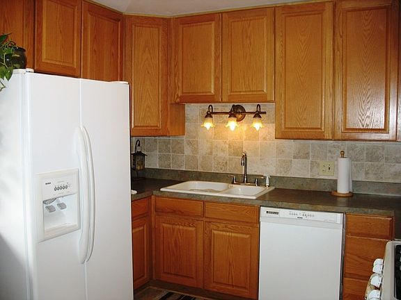 3rd image of 1803 W Pacific Pl