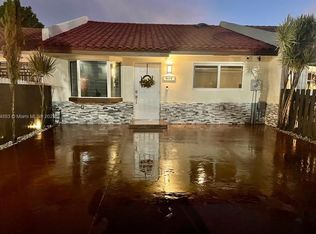 8884 NW 119th St, Hialeah Gardens, FL 33018