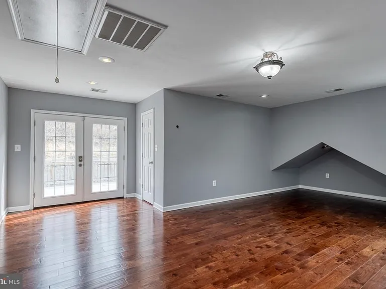 9011 Backlick Rd #1 — Photo 1