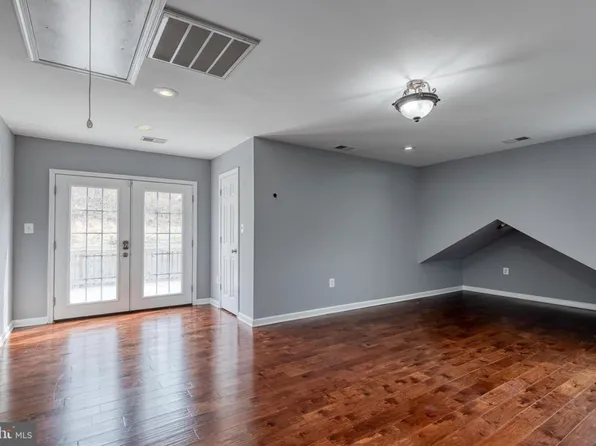 9011 Backlick Rd #1, Fort Belvoir, VA 22060