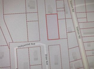 Shaw Ave, Bellport, NY 11713