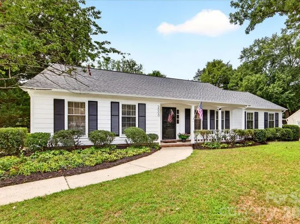2000 Lawton Bluff Rd, Charlotte, NC 28226