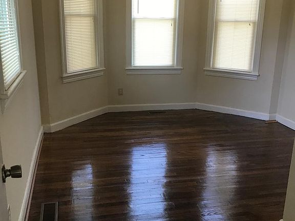 4th image of 2713 Oak Ave #A