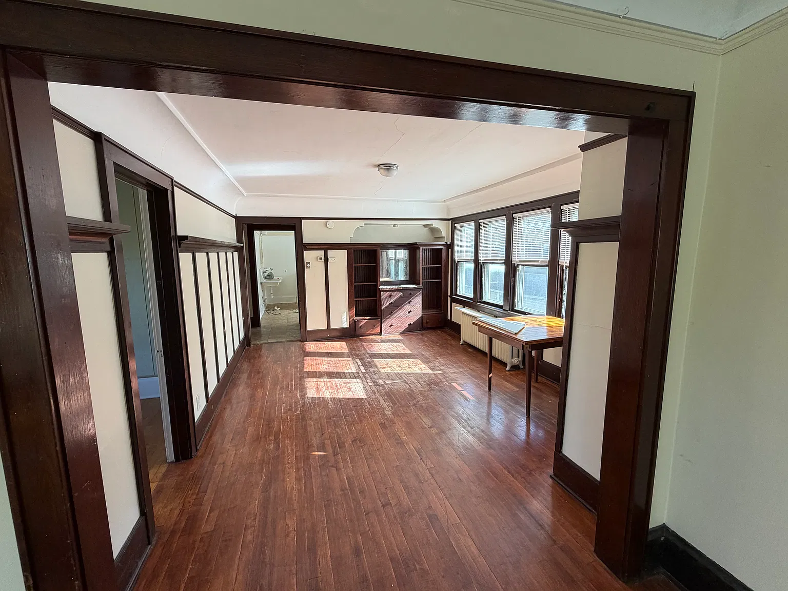 3 bed, 1000 sqft, $1,100 — Photo 4