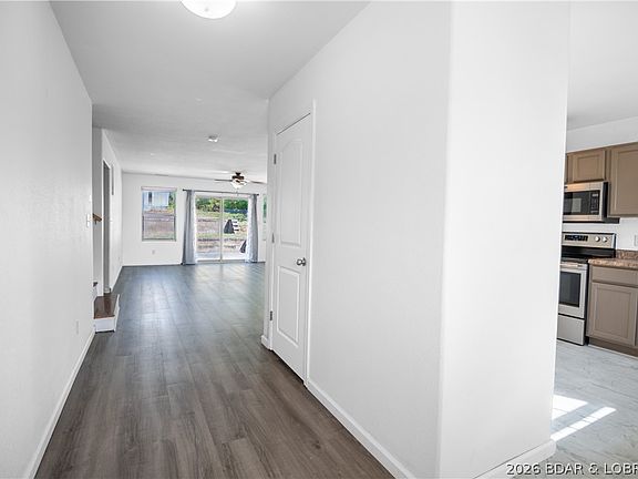 3rd image of 135 Primrose Ln
