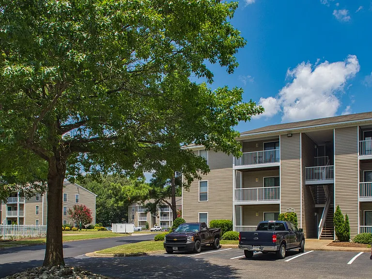 Hunter's Mill Apartments — Photo 17