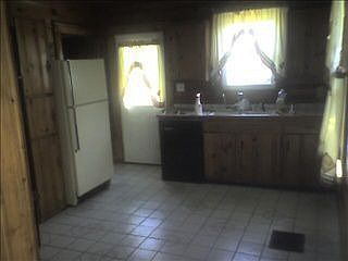 4th image of 610 Miller Ave