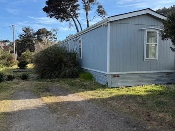 4572 Foulweather St, Florence, OR 97439