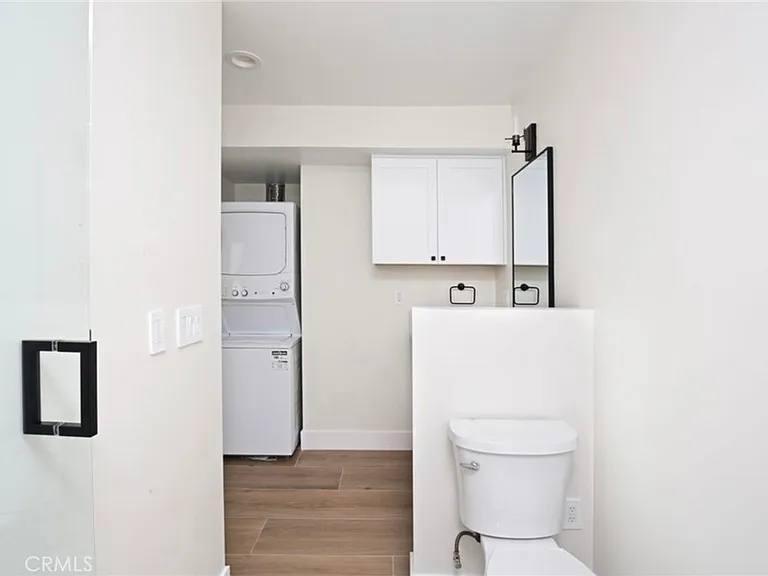 1141 E Broadway — Photo 14