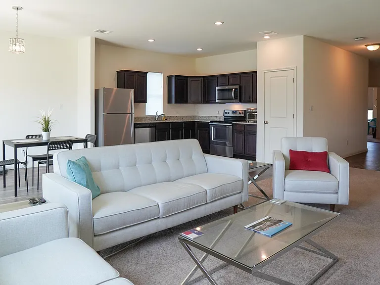 13905 Charles Abraham Way — Photo 2