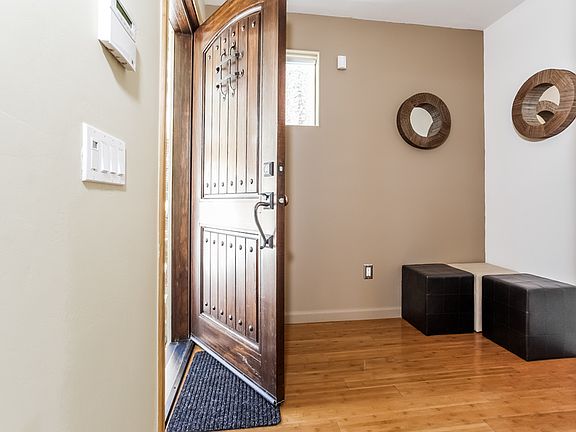 3rd image of 558 Vista Ln