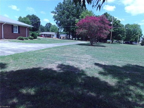 2nd image of 1702 Mount Hope Church Rd