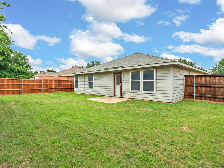 2205 Lookout Ln — Photo 28
