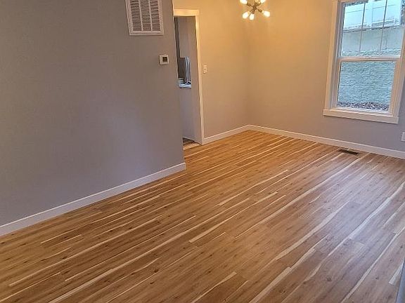 Living/dining area