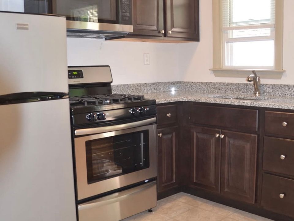 1st image of 34 Fountain St #4