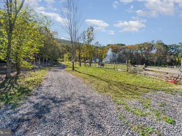 132 Turnpike Rd, Ashland, PA 17921