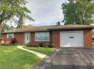 5961 Corduroy Rd, Oregon, OH 43616