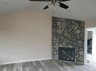 3092 Jennys Ln, Newton, NC 28658