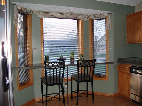 Kitchen Breakfast Bar