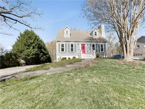 6595 Jonathan St, Pfafftown, NC 27040