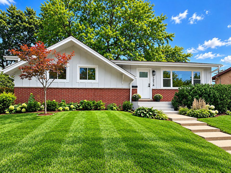 1st image of 1214 N Crabtree Ln