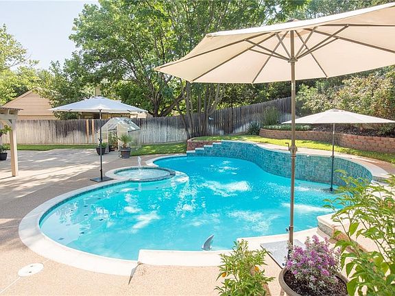 4th image of 6316 Twinhill Dr