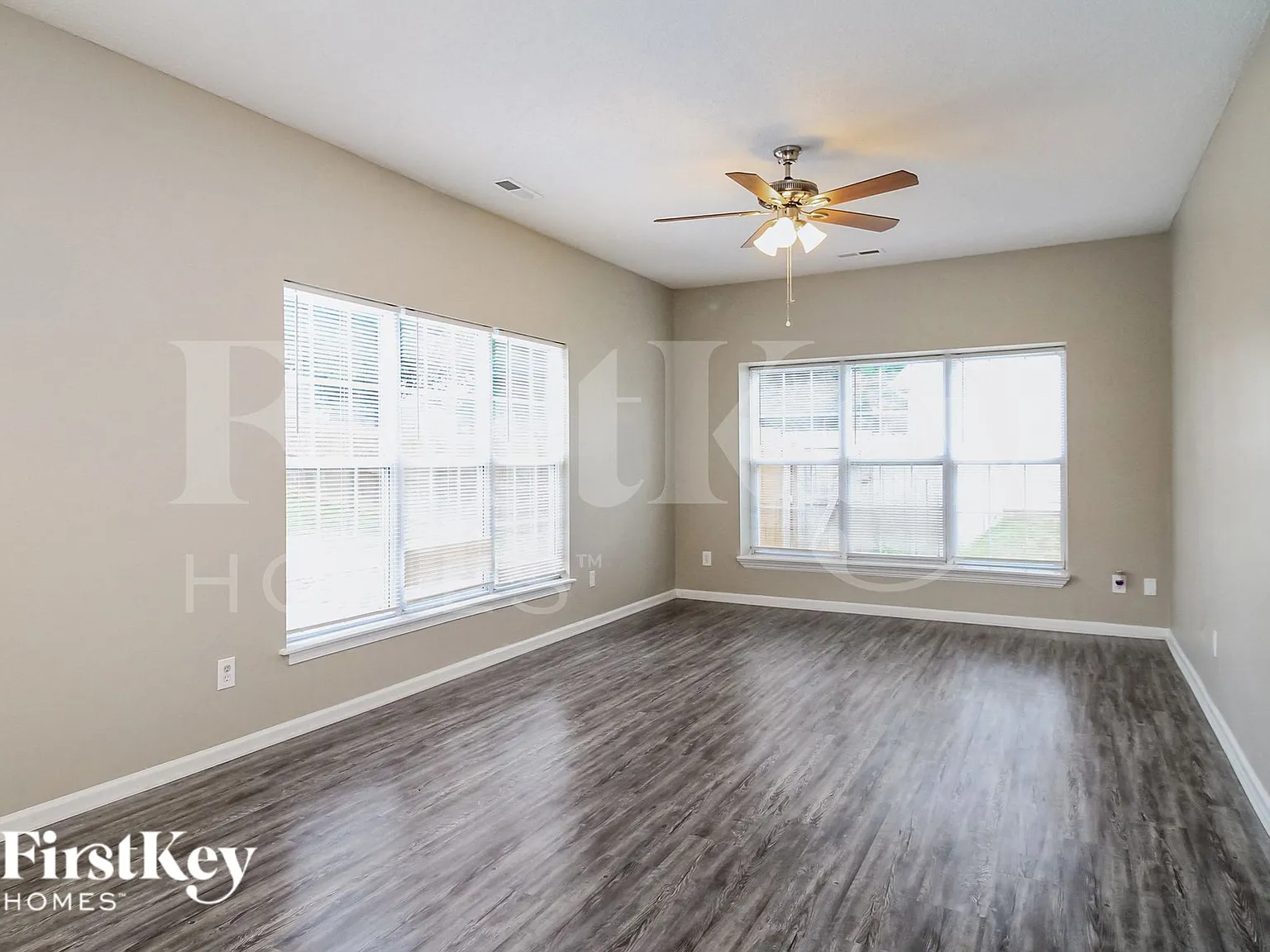5 bed, 2.5 bath, 2505 sqft, $2,640 — Photo 3