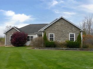 2854 Drum Rd, Middleport, NY 14105