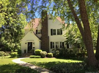 34 Garfield Rd, West Hartford, CT 06107